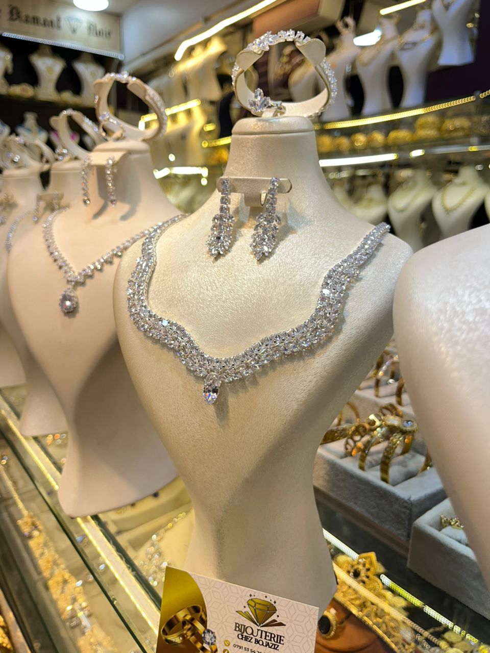 Parure en Pierre Zircorium - M 3