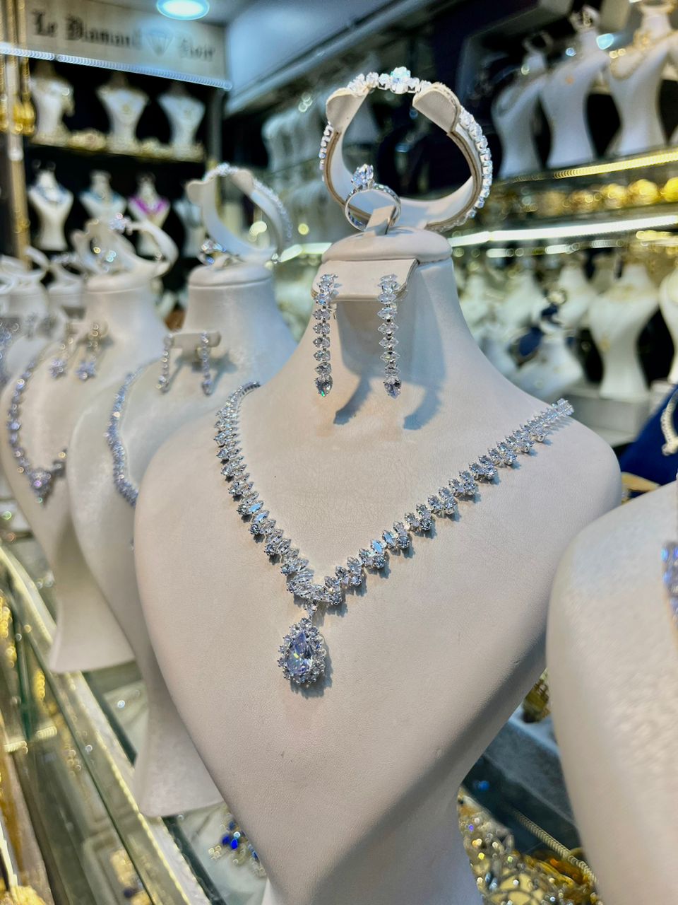 Parure en Pierre Zirconium -M10
