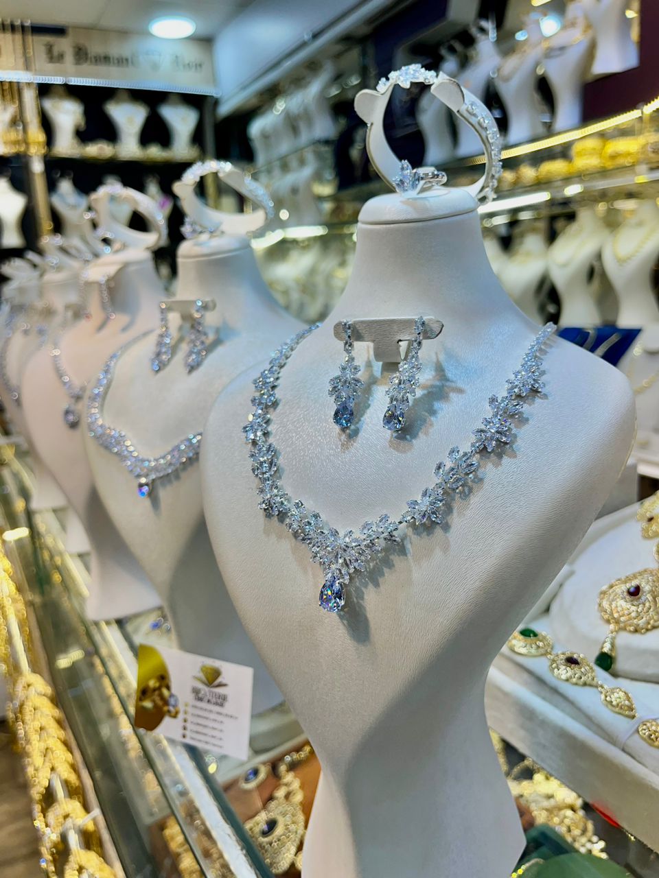 Parure en Pierre Zircorium - M 4