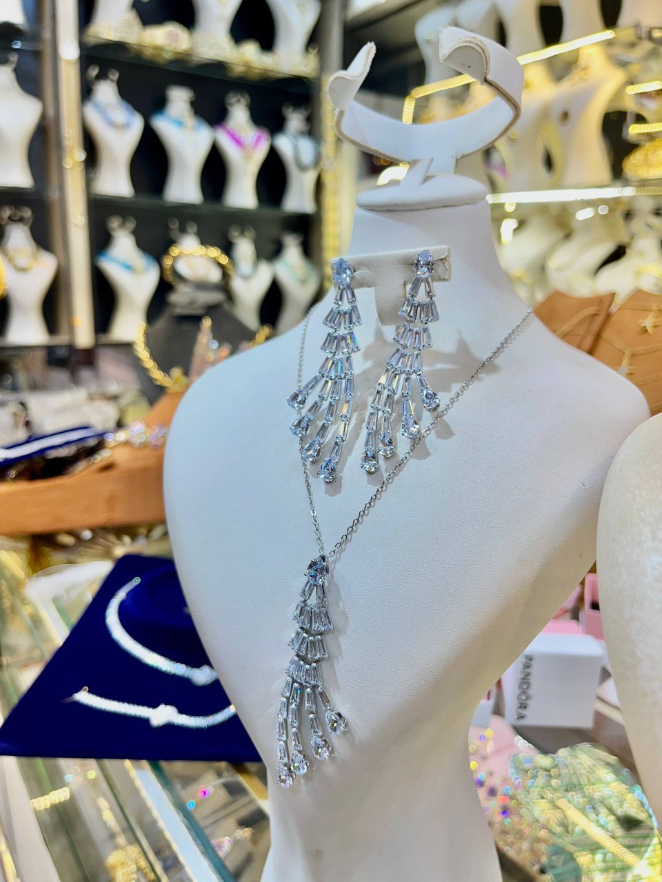 Parure en Pierre zirconium -M6